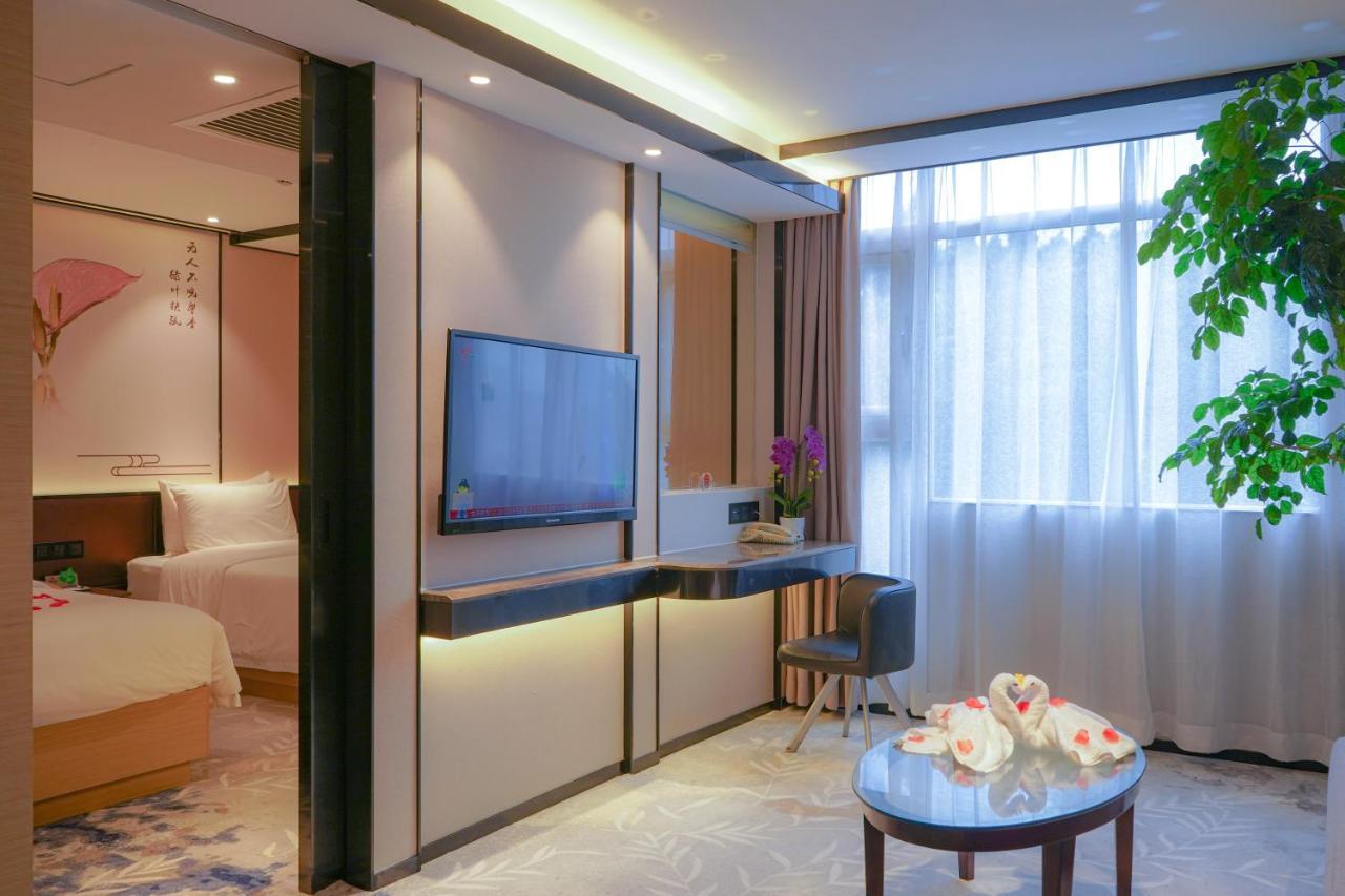 Guangdong Baiyun City Hotel Гуанджоу Екстериор снимка